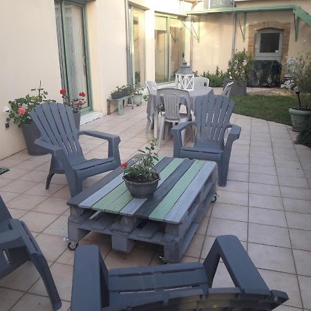 Chambre D'Hote Avec Piscine Couverte Coulaines Exterior photo