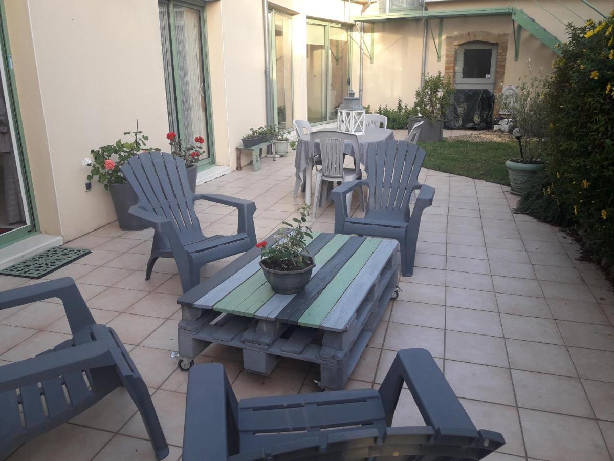 Chambre D'Hote Avec Piscine Couverte Coulaines Exterior photo